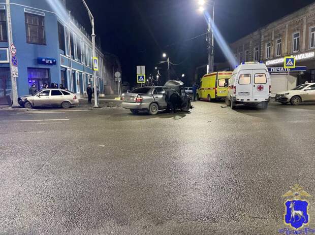 Четыре девушки пострадали в ДТП со столбом в Сызрани