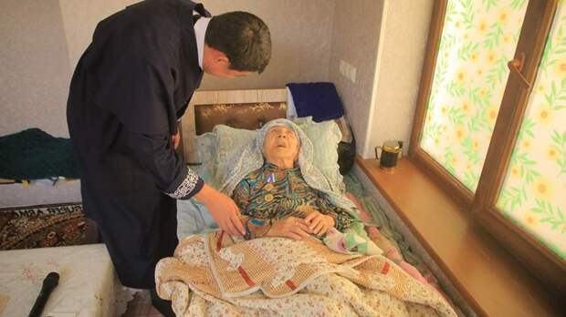 Жительницу Узбекистана признали старейшей женщиной планеты