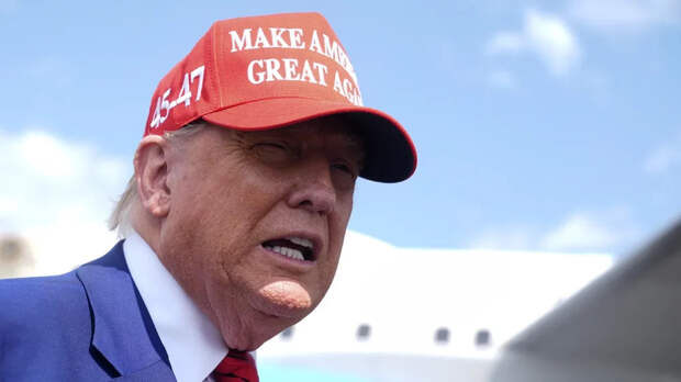 Трамп раскритиковал заявление Медведева о передаче ядерного оружия Ирану