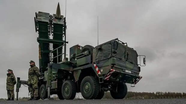 США одобрили передачу Германией Украине ракет для систем ПВО Patriot и РСЗО HIMARS