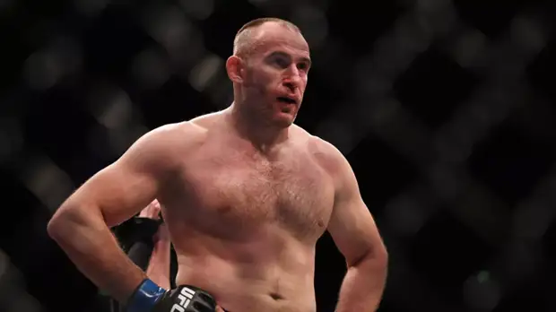 Боец UFC Олейник сдал тест на коронавирус