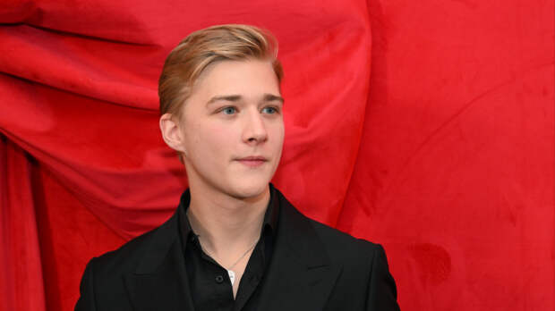 «Нужно быть чище»: Олег Савостюк о первой любви