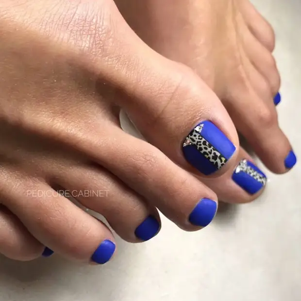 Педикюр весна 2022: самые красивые и стильные новинки