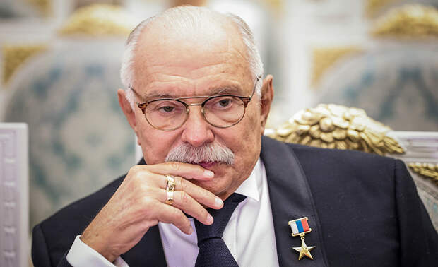 Никита Михалков взял на себя оплату похорон вдовы Алексея Баталова