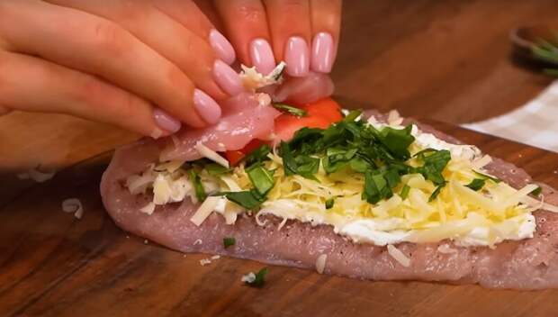 Знаменитые рулеты из курицы. Муж на ужин просит только их: сытное и вкусное блюдо