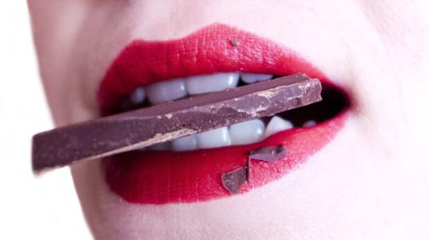 Психолог объяснил чрезмерную потребность некоторых людей в шоколаде