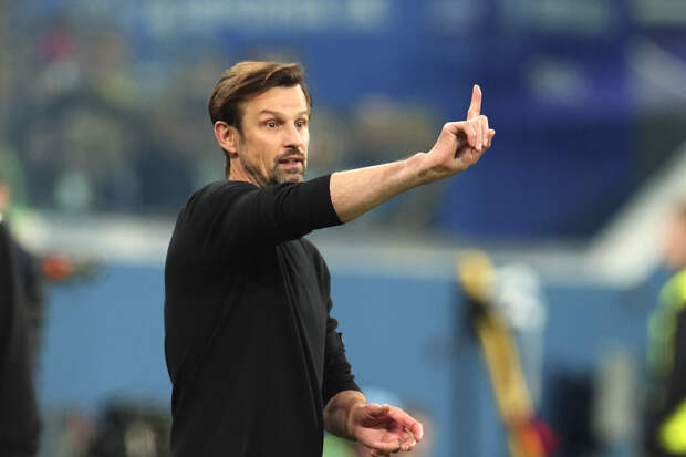 Тренер "Зенита" Семак пошутил о форме опоздавшего на сборы клуба Вендела