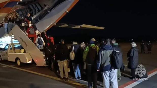 Посольство РФ в Иране поблагодарило российских спасателей в организации вывозного рейса