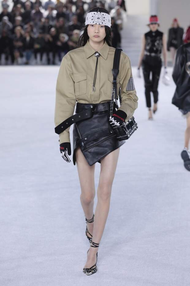 Alexander Wang Spring 2019 RTW (трафик)