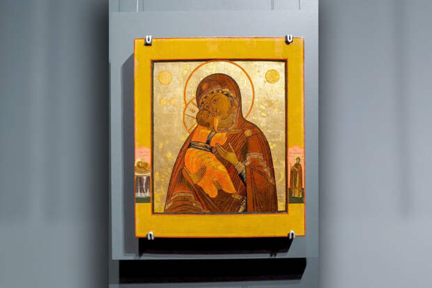 Четыре века женского портрета представили на выставке в Серпухове