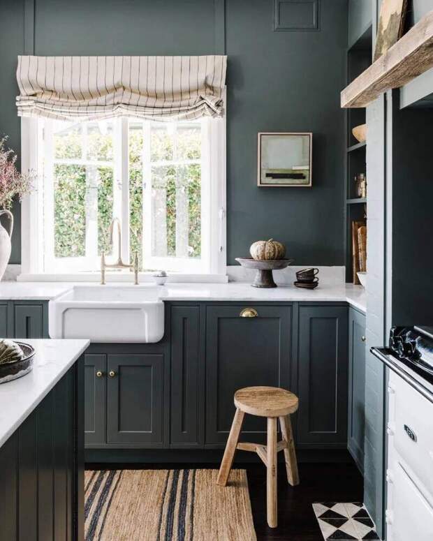 Жизнь часто забрасывает нас довольно далеко от тех мест, где мы родились и провели своё детство.-4-5