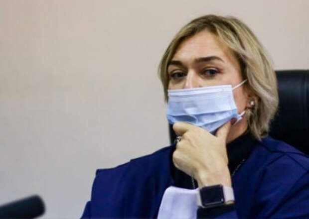 Месть Порошенко: судью, арестовавшей имущество экс-президента, внесли на «Миротворец» Месть Порошенко: судью, арестовавшей имущество экс-президента, внесли на «Миротворец»