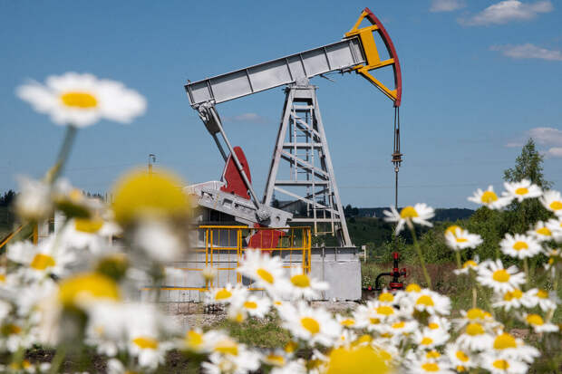 Глава Минфина США Бессент предсказал падение цен на нефть ниже $80