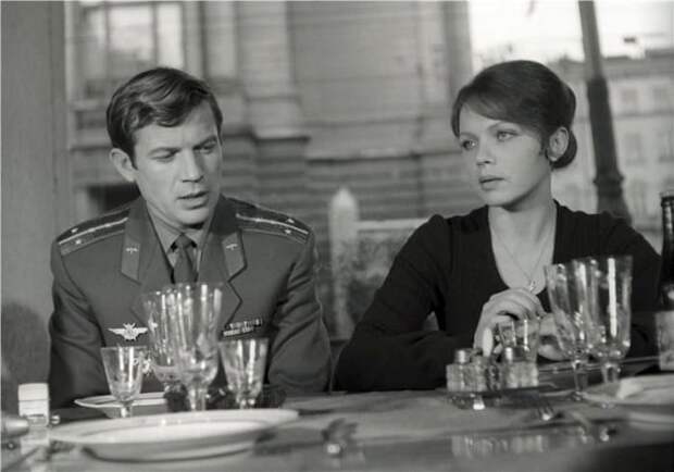 Кадр из фильма *Потому что люблю!*, 1974 | Фото: kino-teatr.ru Кадр из фильма *Потому что люблю!*, 1974 | Фото: kino-teatr.ru