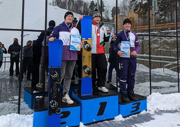 Рядовой спортроты в Самаре Денис Сарсембаев стал серебряным призером Кубка России по сноуборду