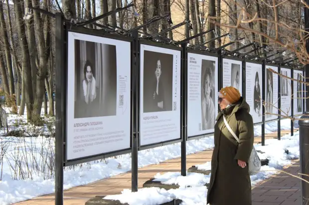 Фотовыставка о борьбе с онкологией появилась на улице Менжинского