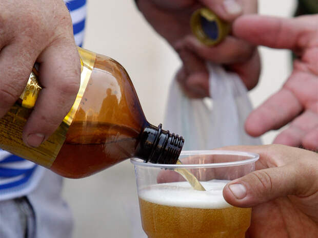 В ПЭТ-таре из-под алкоголя нашли рак и "токсический гепатит"