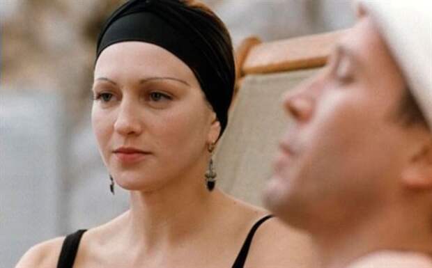Елена Морозова (Евгения Григорьева) в фильме *Дневник его жены*, 2000 | Фото: kino-teatr.ru Елена Морозова (Евгения Григорьева) в фильме *Дневник его жены*, 2000 | Фото: kino-teatr.ru