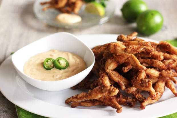 Древесный хлеб, лягушачьи лапки и другие блюда, придуманные не от хорошей жизни