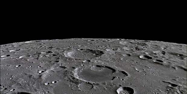 На поверхности Луны обнаружили яркий НЛО
