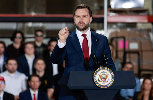 Вице-президент США объявил об одержимости НЛО и назвал инопланетян демонами