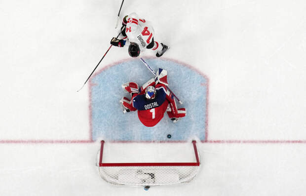 Сборная Канады по хоккею стартовала с разгромной победы над Чехией на Олимпиаде-2026