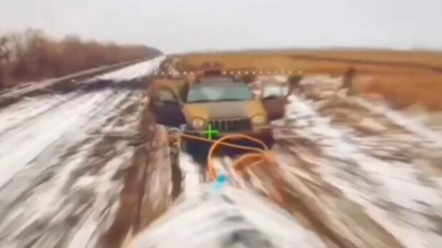 Операторы FPV-дронов сожгли технику боевиков под Красноармейском