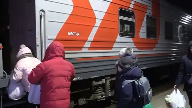 Почти 400 тысяч беженцев из Донбасса и с Украины прибыли в Россию