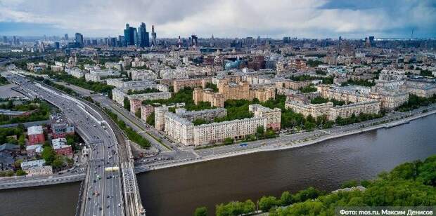 Более 50 «безмасочников» выявили 30 октября в торговых центрах ЮВАО. Фото: М. Денисов mos.ru