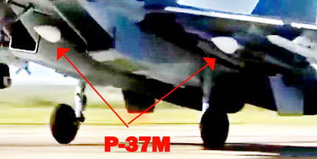 Уничтожение БЭК российскими Су-30СМ2 в акватории Черного моря. Кадры Минобороны РФ.