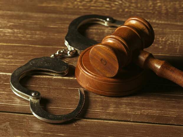 Инспектор по маломерным судам выдавала липовые разрешения в Смоленской области