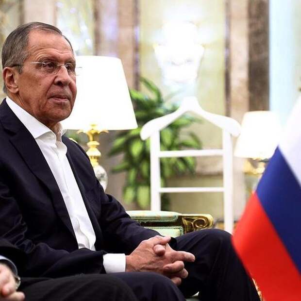 среди дипломатов. дипломатическая миссия. нарышкин дмитрий григорьевич. переговоры. дипломат картинка.