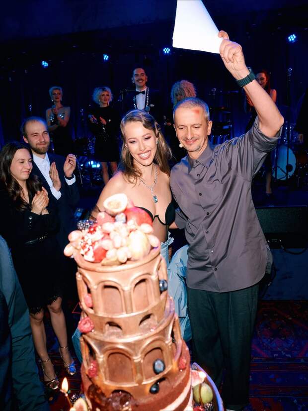 «Я никогда не выберу деньги, я очень про любовь»: Ксения Собчак об отношениях с мужчинами