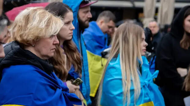 Украине помогать больше никто не хочет: Bloomberg раскрыло интересные факты о Поляках