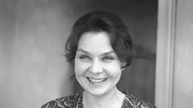 В Александринском театре проходит прощание с актрисой Ниной Ургант