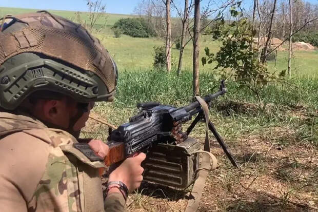 ВС России прорвали фронт юго-западнее Времевского выступа, взяв с ходу Ровнополь и выйдя к Новодаровке