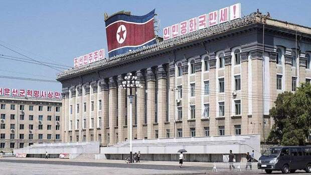 Дочь Ким Чен Ына посетила мавзолей в Пхеньяне