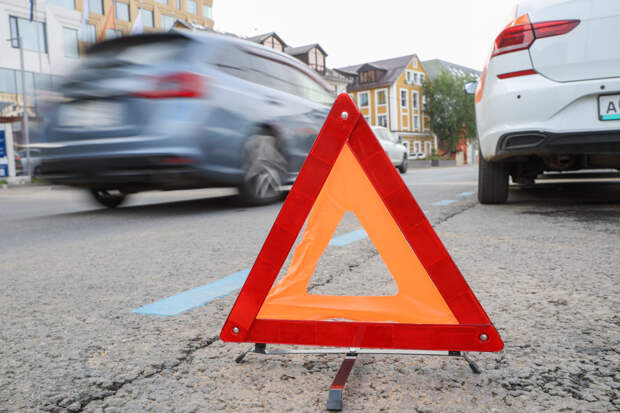 Супружескую пару россиян заподозрили в десятках автоподстав