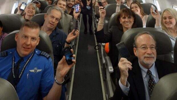телефоны на борту самолёта