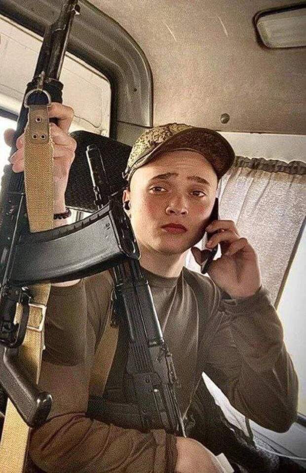 Путин присвоил звание Героя России 21-летнему бойцу Ярашеву, который в одиночку