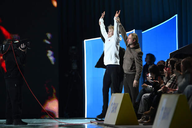 Фигуристы Сарновские выплатят неустойку Плющенко после ухода к Тутберидзе