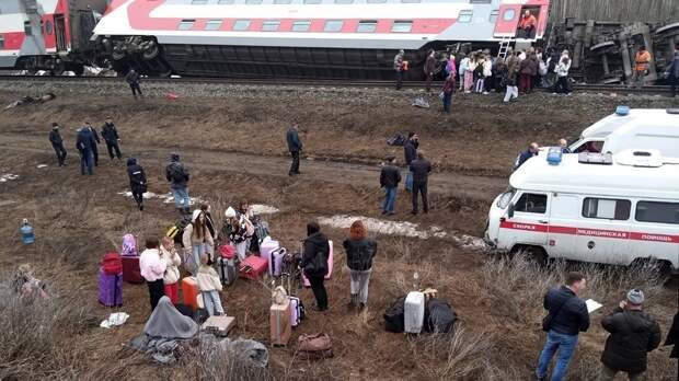 Опубликованы кадры с места схода вагонов поезда в Ульяновской области