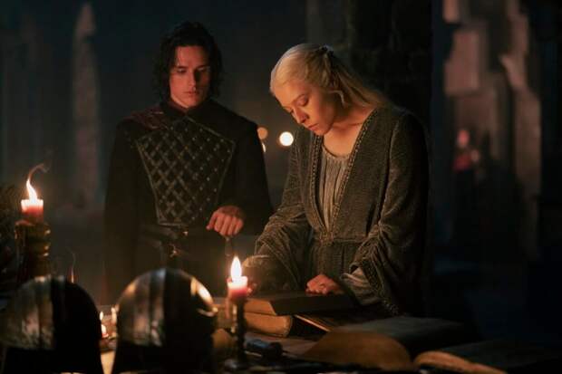 Harry Collett and Emma D'Arcy as Jacaerys Valeryon and Rhaenyra Targaryen