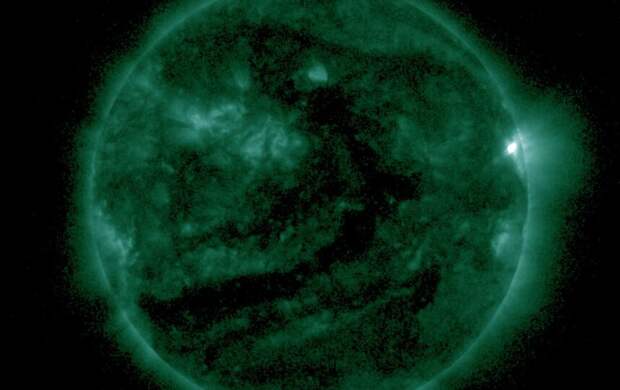 На Солнце впервые за три недели произошла сильная вспышка