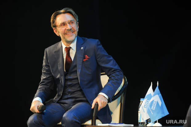 Сергей Шнуров, лидер группировки «Ленинград» и член возглавляемой бизнес-омбудсменом РФ Борисом Титовым «Партии роста», на встрече с партийцами. Челябинск, шнуров сергей