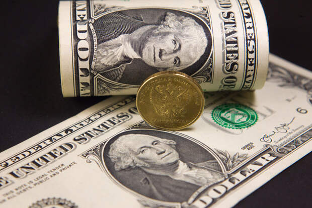 Курс доллара утром 16 апреля превысил отметку в 94 рубля
