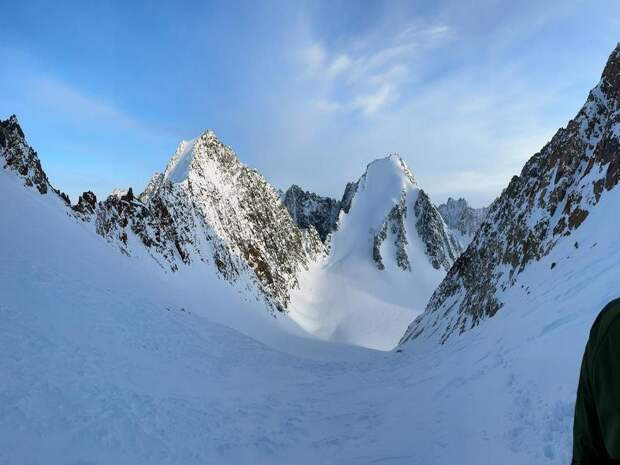 В Якутию прибыл покорять её самую высокую гору Победа турист из Щвейцарии
