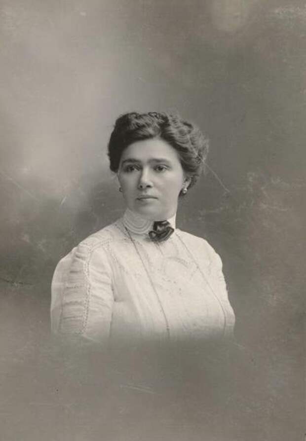 Женский портрет. Неизвестный автор, 1890 - 1909 год, из архива МАММ/МДФ.