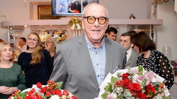 Корчевников подарил Виторгану на день рождения букет из рыб в смокингах