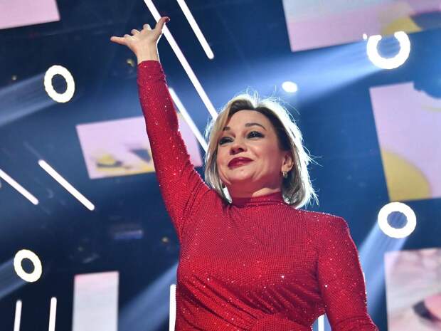 «Это треш»: Волочкова оценила «энергосберегающий балет» Булановой